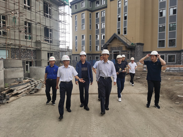 1长白山管委会向导视察mg不朽情缘·山河府项目_副本.png