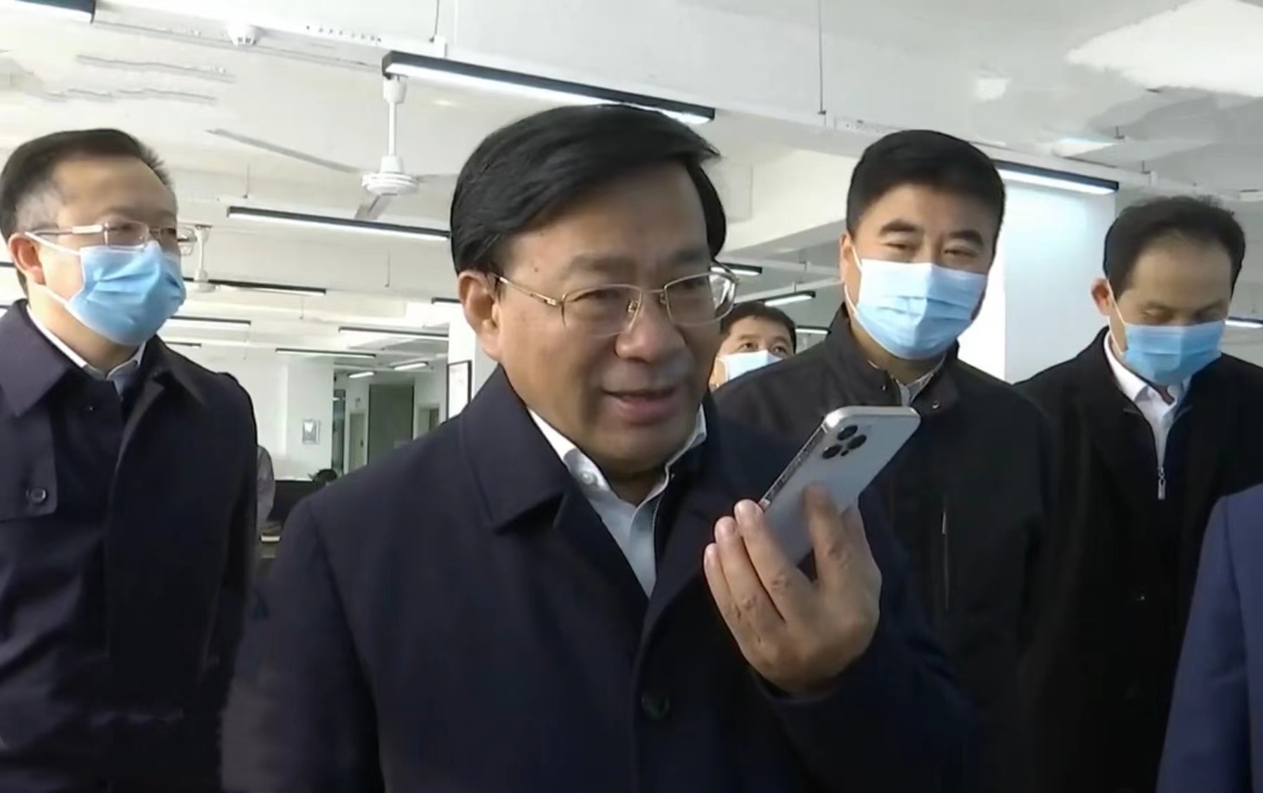 19 吉林省委副书记、省长韩俊莅临mg不朽情缘伊通供热 2021.11.2.jpg